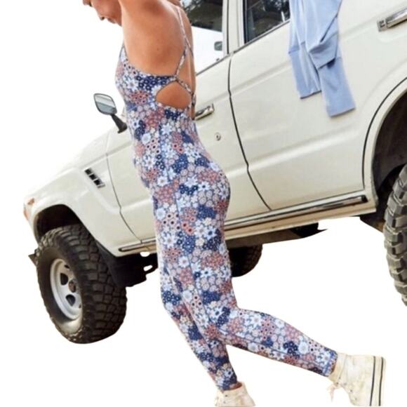 OFFLINE By Aerie Floral Hugger Jumpsuit Romper One Piece Size Large - Picture 2 of 7